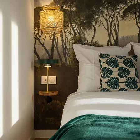 302 Chanzy - Jungle Chic - T1 Depaysant - Centre *