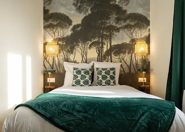 302 Chanzy - Jungle Chic - T1 Depaysant - Centre